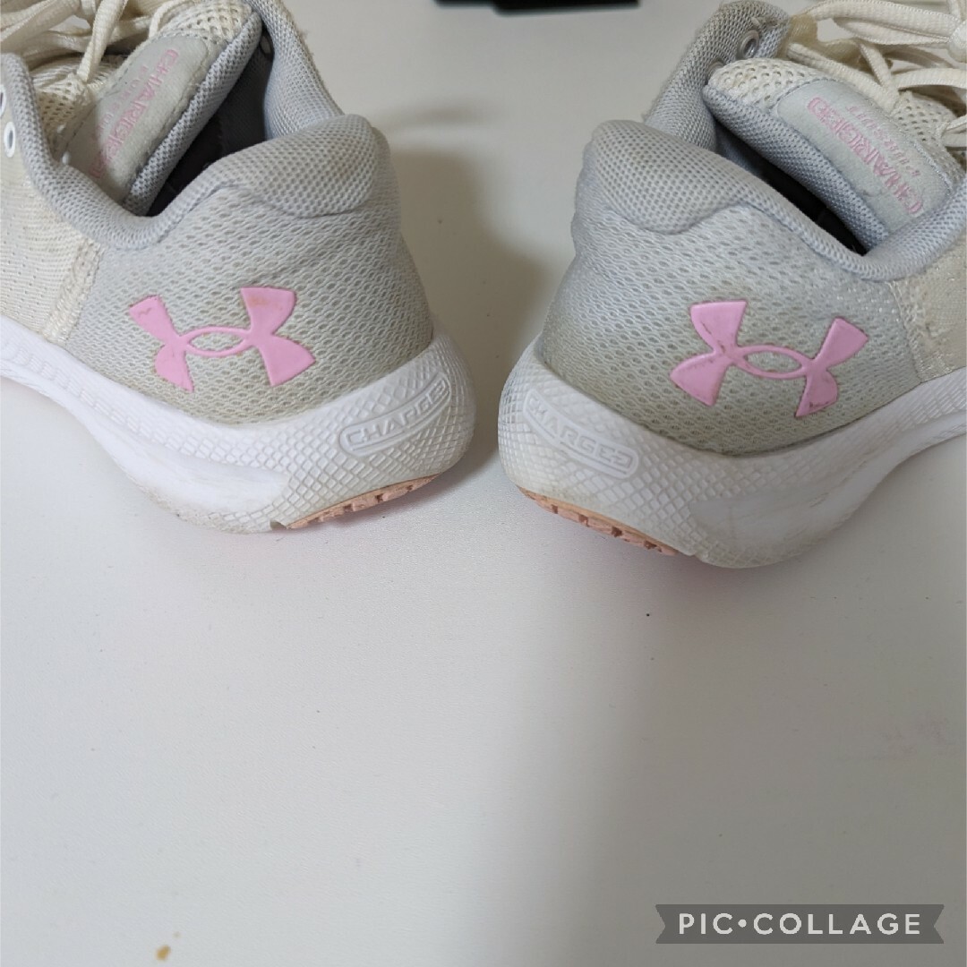 UNDER ARMOUR(アンダーアーマー)の【アンダーアーマーシューズホワイト23cm】 キッズ/ベビー/マタニティのキッズ靴/シューズ(15cm~)(スニーカー)の商品写真