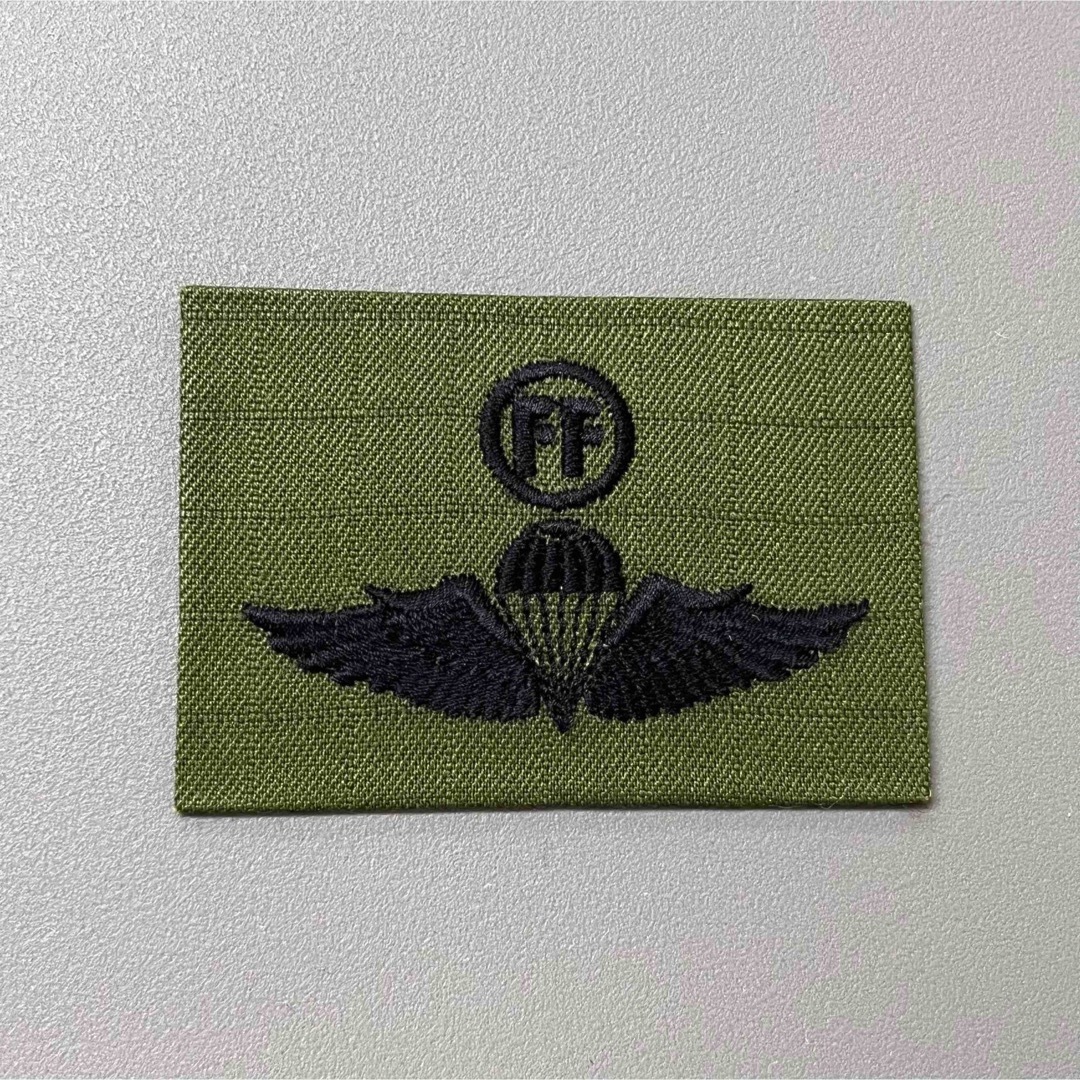 第一空挺団「自由降下ＦＦ空挺徽章」OD 陸上自衛隊 エンタメ/ホビーのミリタリー(個人装備)の商品写真