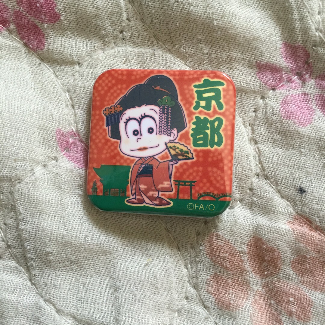 movic(ムービック)のおそ松さん おそ松さんショップ キューブ缶バッジ 京都セット エンタメ/ホビーのアニメグッズ(バッジ/ピンバッジ)の商品写真