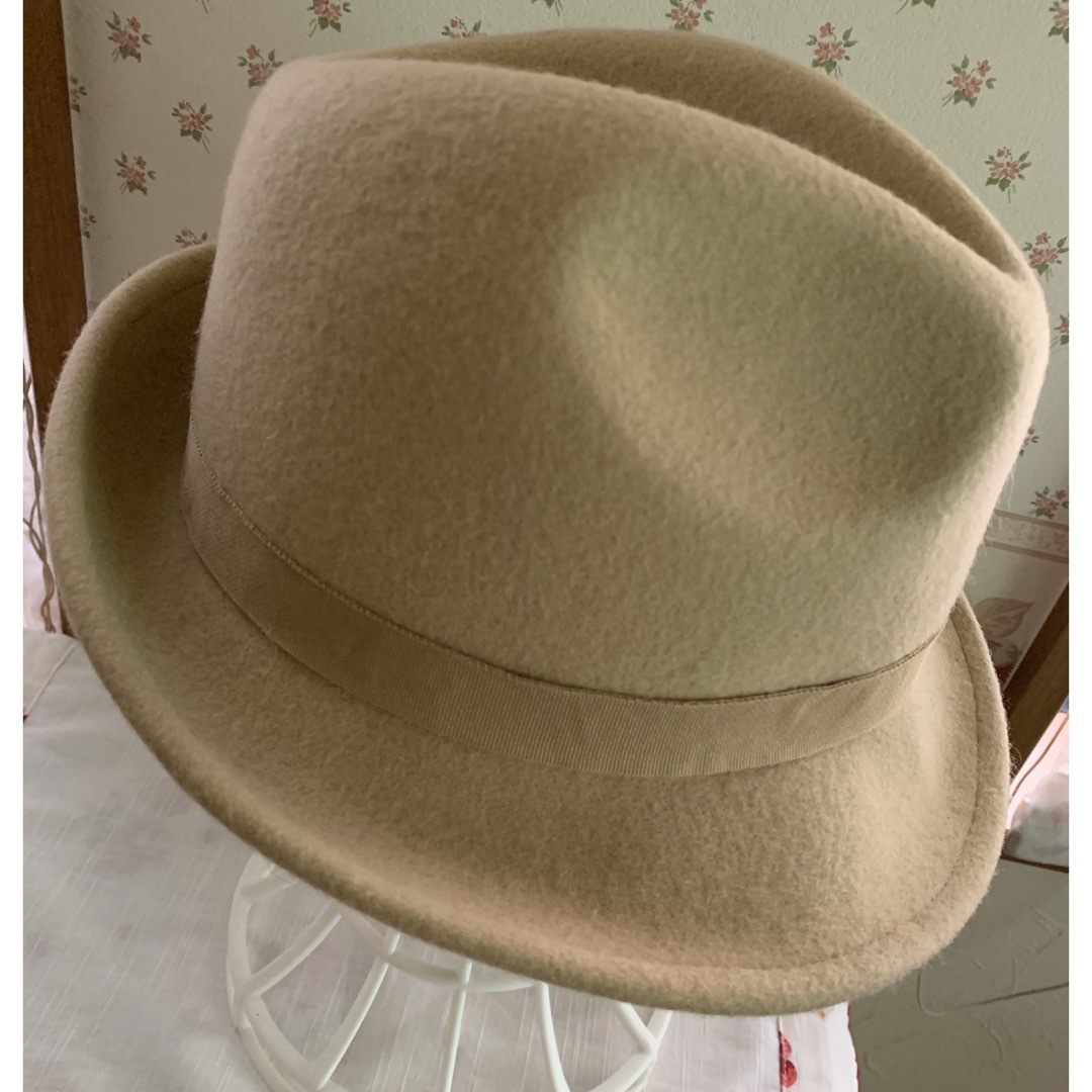 美品！レディース　ハット　帽子　毛100% 57.5cm ベージュ レディースの帽子(ハット)の商品写真