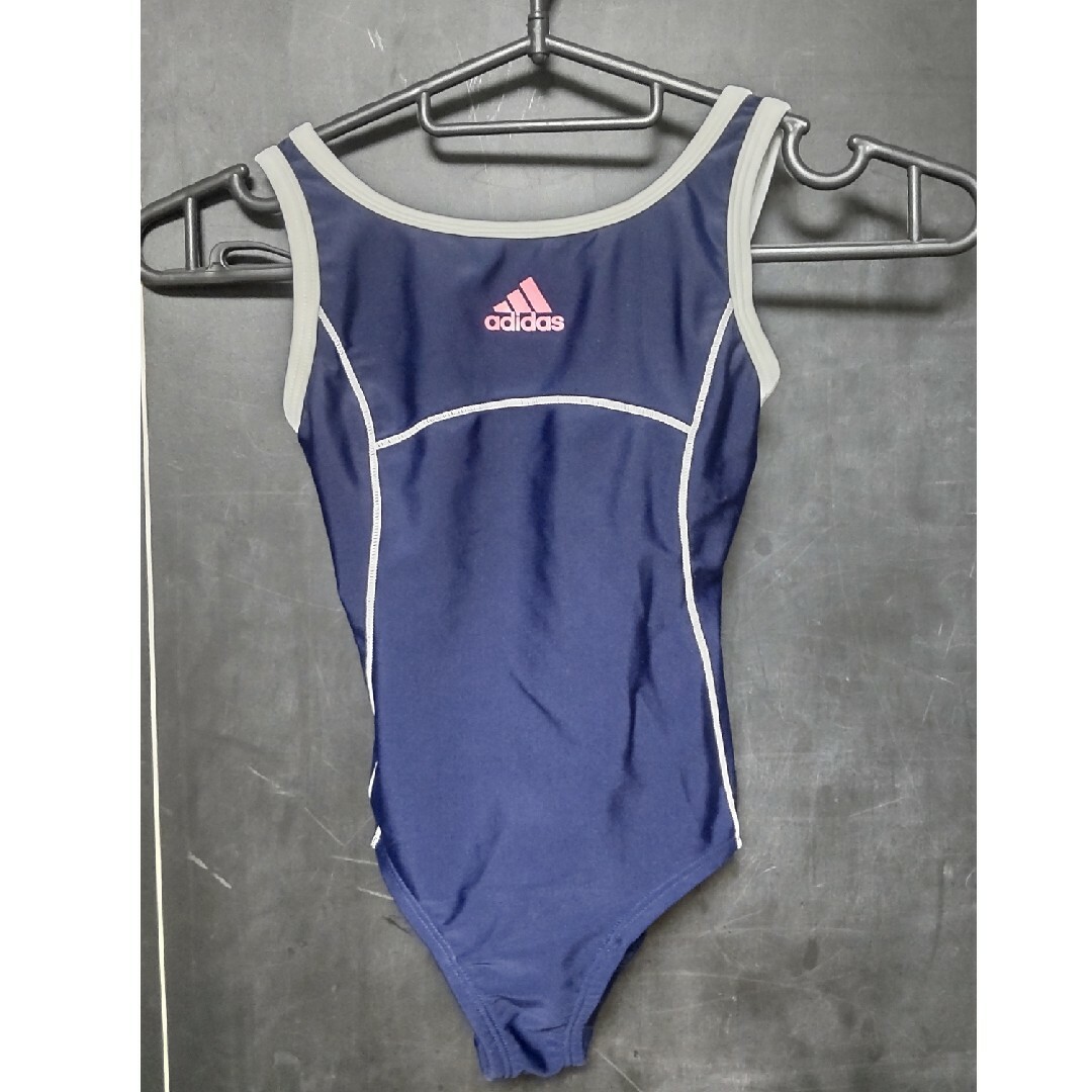 adidas(アディダス)の新品 adidas 水着 キッズ/ベビー/マタニティのキッズ服女の子用(90cm~)(水着)の商品写真