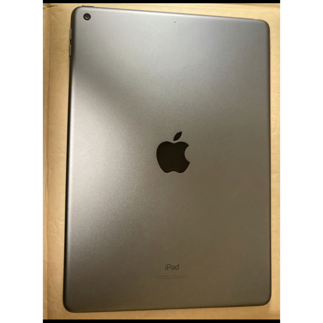 アップル 第8世代 iPad Wi-Fi 32GB シルバー MYLA2J/A