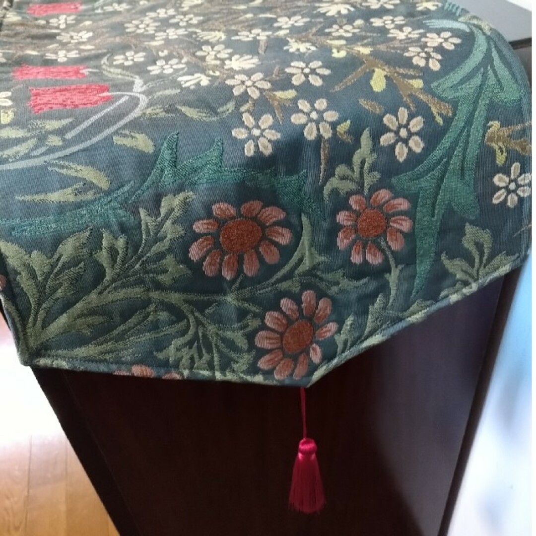 ウィリアムモリス　ブラックソーン　川島織物　テーブルセンター ハンドメイドのインテリア/家具(その他)の商品写真