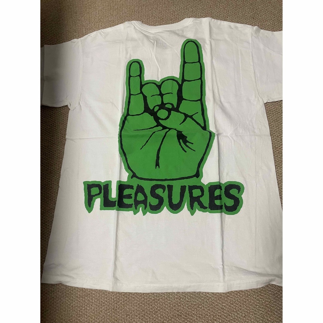 PLEASURES(プレジャー)のPleasures Tシャツ　L 美品 メンズのトップス(Tシャツ/カットソー(半袖/袖なし))の商品写真