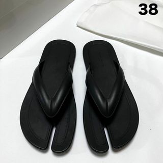 マルタンマルジェラ(Maison Martin Margiela)の新品 38 22aw マルジェラ タビ フロップ サンダル 黒 4942(サンダル)