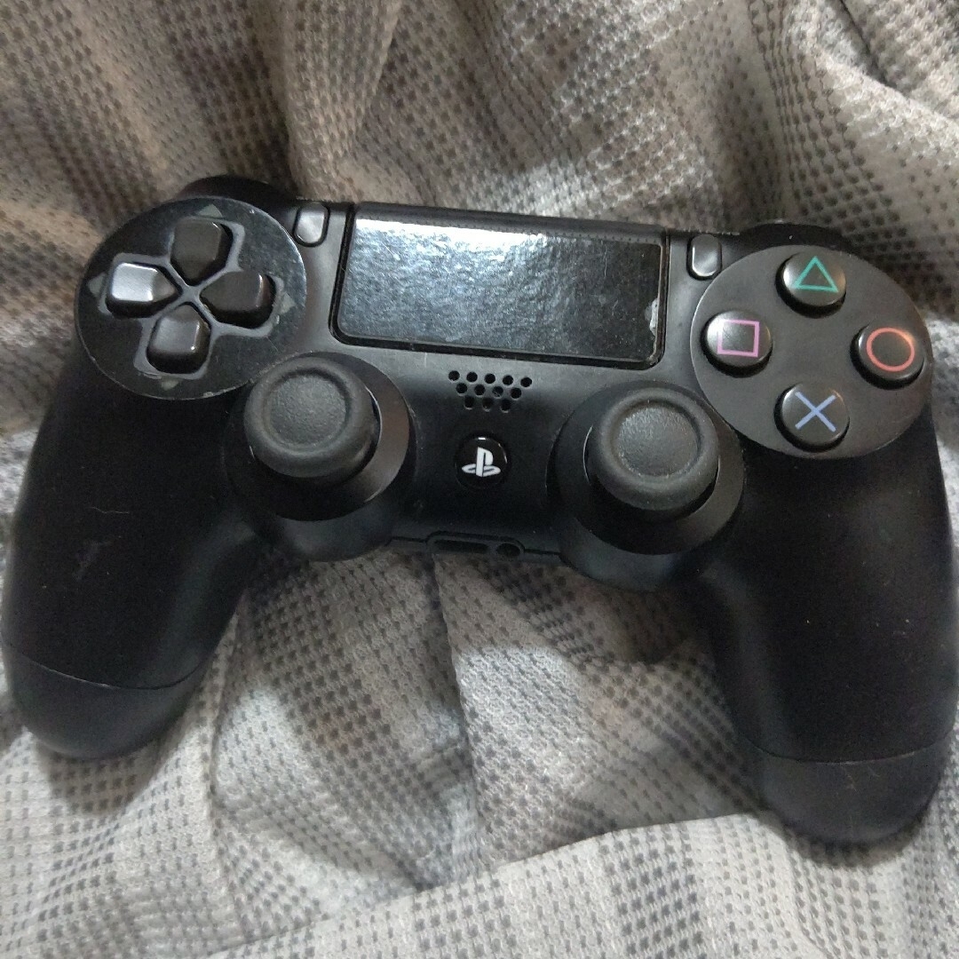 PlayStation4(プレイステーション4)のPS4コントローラー エンタメ/ホビーのゲームソフト/ゲーム機本体(家庭用ゲームソフト)の商品写真