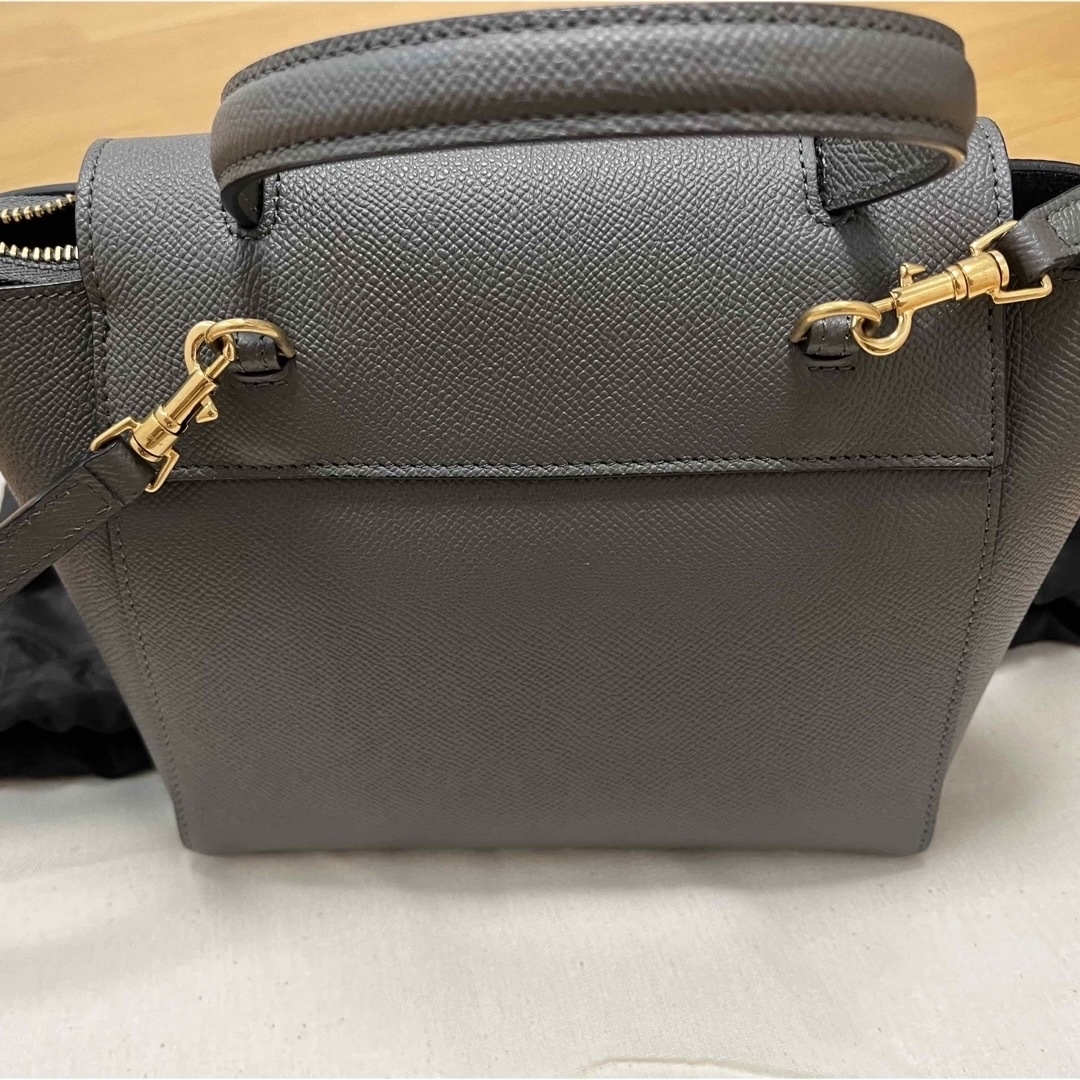 celine(セリーヌ)の【お値下げ・美品】CELINE セリーヌ　ベルトバッグ　ナノ　グレー レディースのバッグ(ハンドバッグ)の商品写真