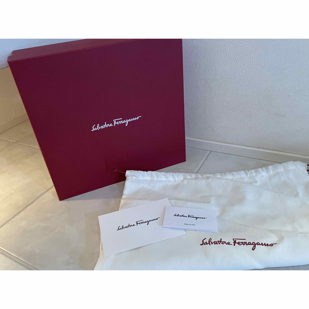 Ferragamo フェラガモ Varina アンクルブーツ | yoshi-sushi.ca