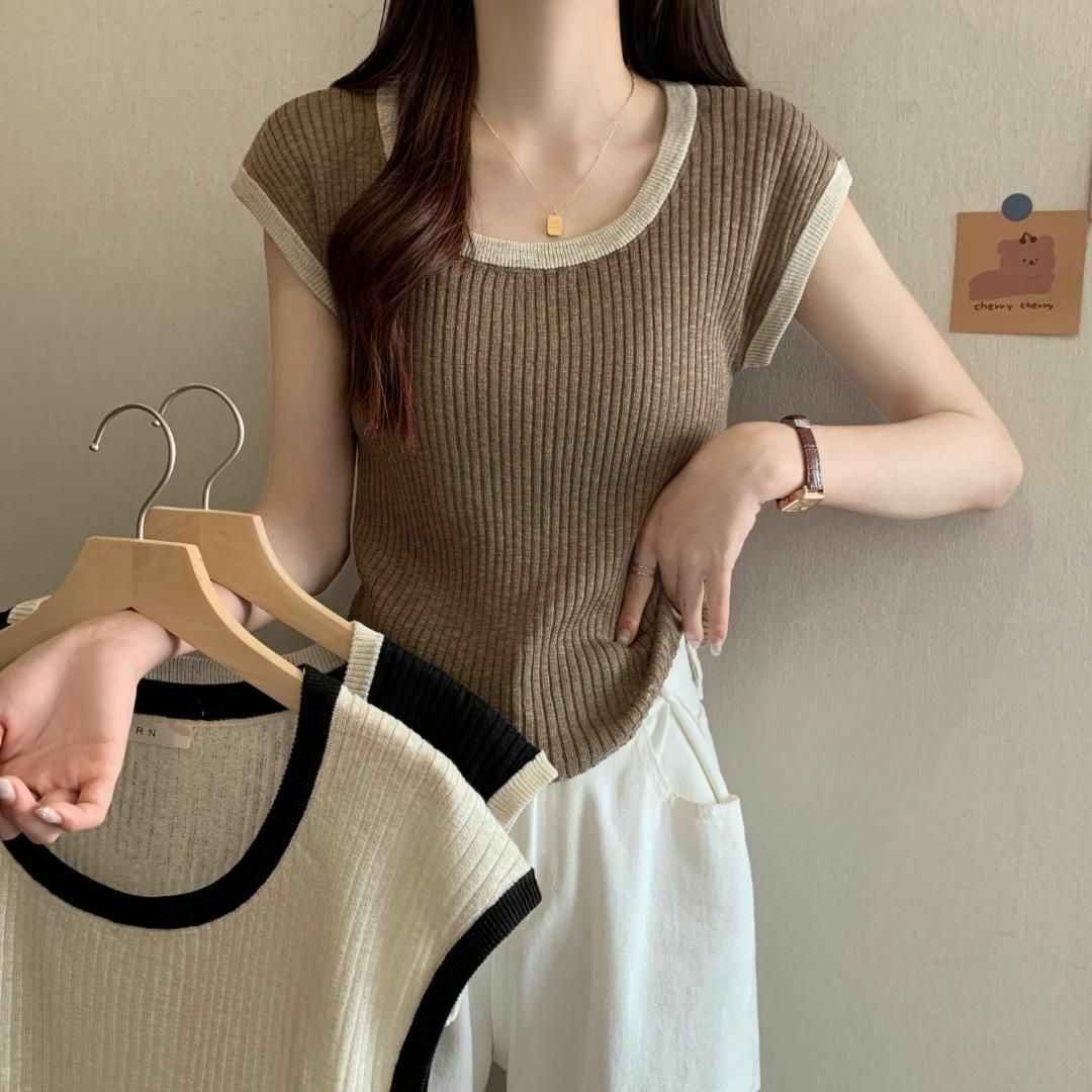 新品未使用★emmi★トップス