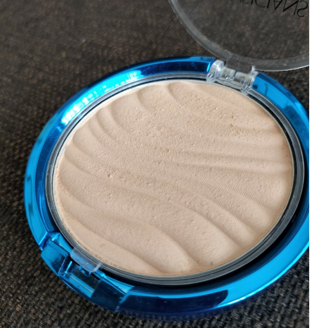 PHYSICIANS FORMULA(フィジシャンズフォーミュラ)のフィジシャンズフォーミュラ　エアブラッシングプレスドパウダー コスメ/美容のベースメイク/化粧品(フェイスパウダー)の商品写真