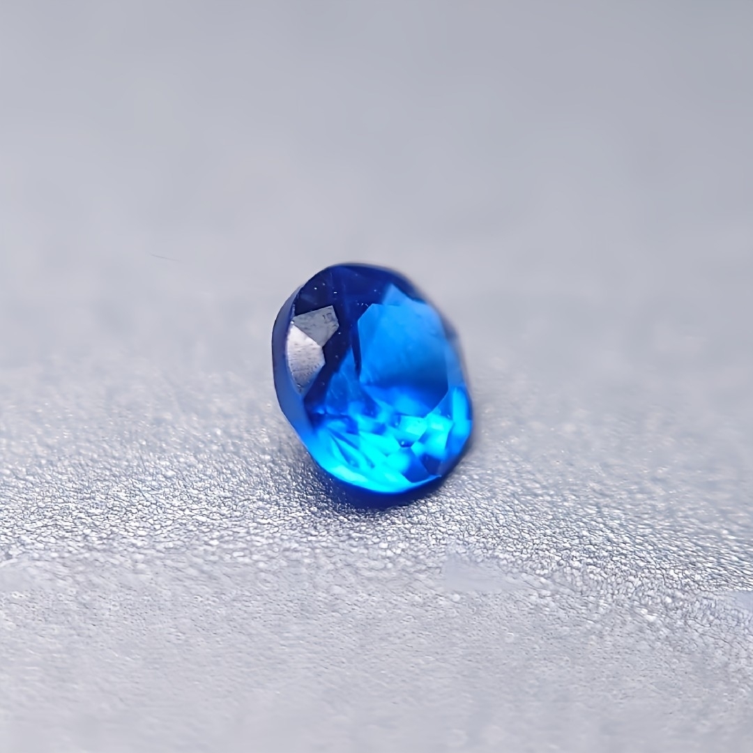 鮮烈な青の輝き天然石 アウイナイト ルース