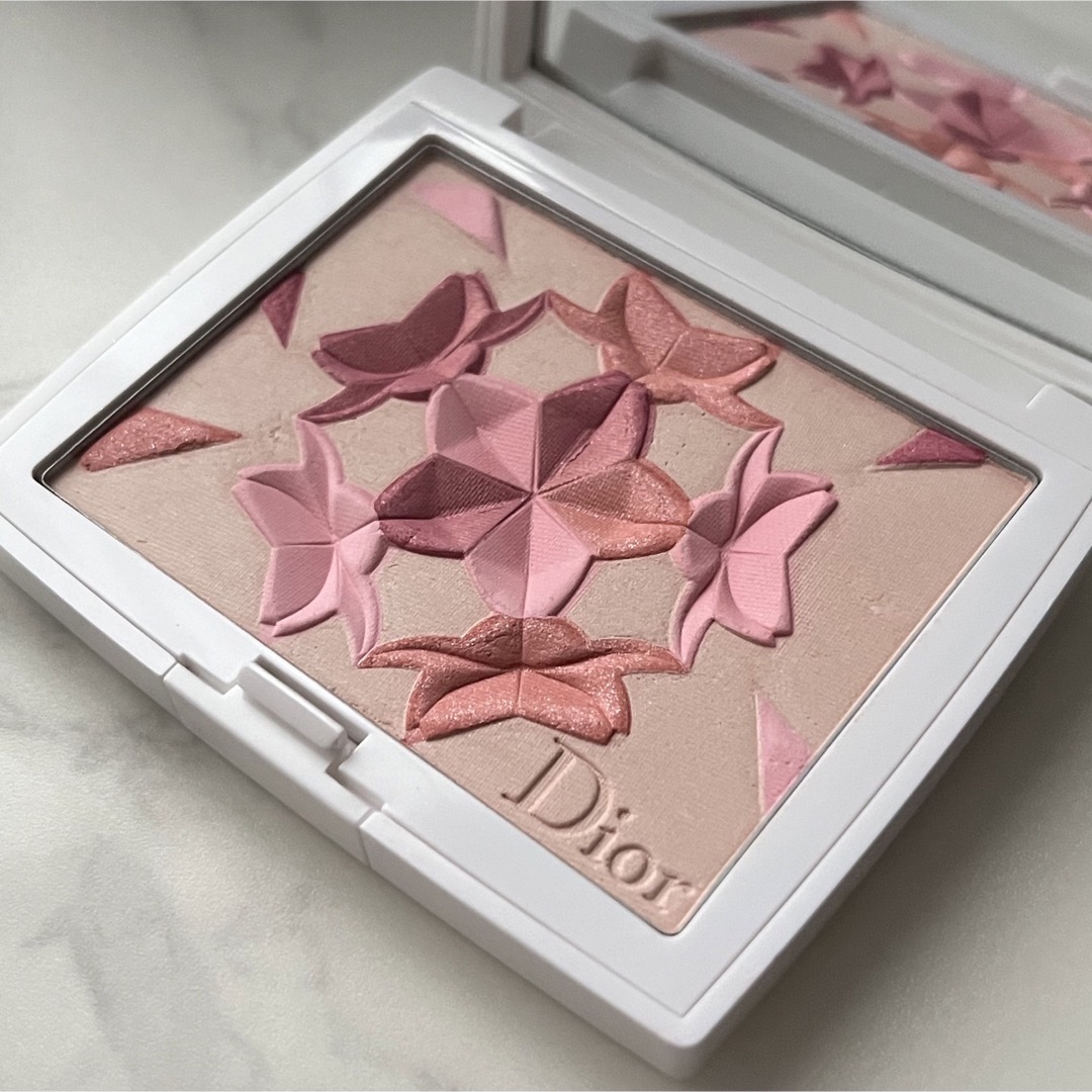 Dior - Dior 限定品 ❁ スノー ブラッシュ&ブルーム パウダー Dior - Dior 限定品 ❁ スノー ブラッシュ&ブルーム パウダー