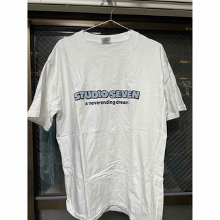 ジーユー(GU)のほぼ未使用！GU×STUDIO SEVEN コラボ　Tシャツ　白　カットソー　春(Tシャツ/カットソー(半袖/袖なし))