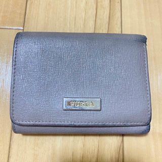 フルラ(Furla)の【FURLA】三つ折り財布(グレージュ)(財布)