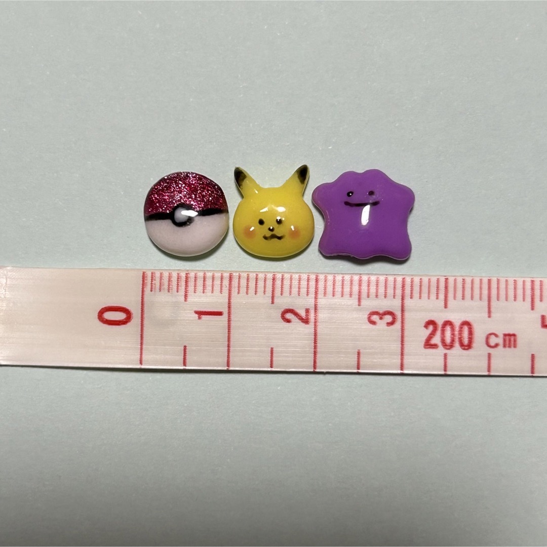 ポケモン　ネイルパーツ　メタモン　ピカチュウ コスメ/美容のネイル(デコパーツ)の商品写真