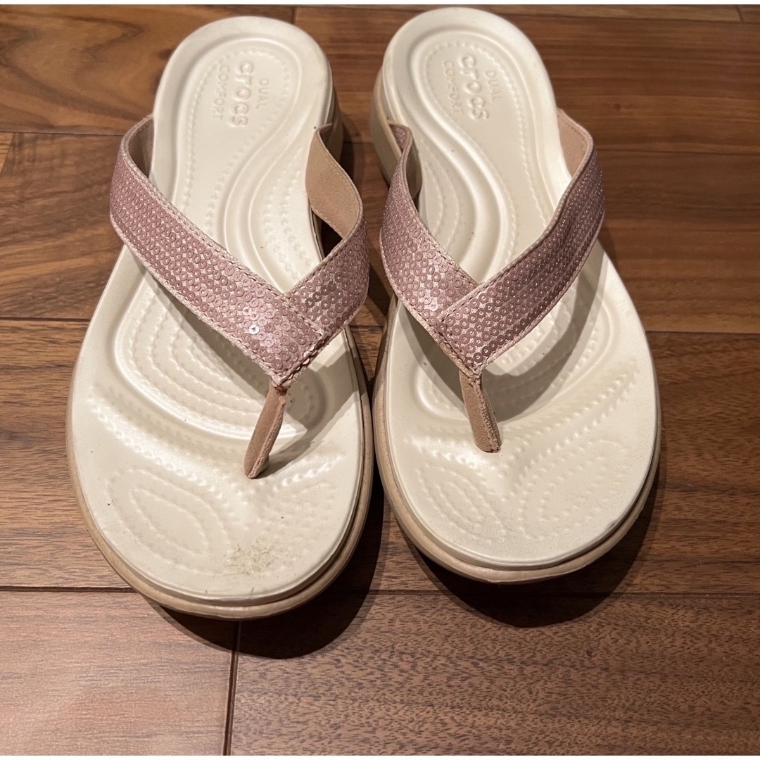 crocs(クロックス)の【中古】crocs ビーチサンダル　W7 2足セット レディースの靴/シューズ(ビーチサンダル)の商品写真