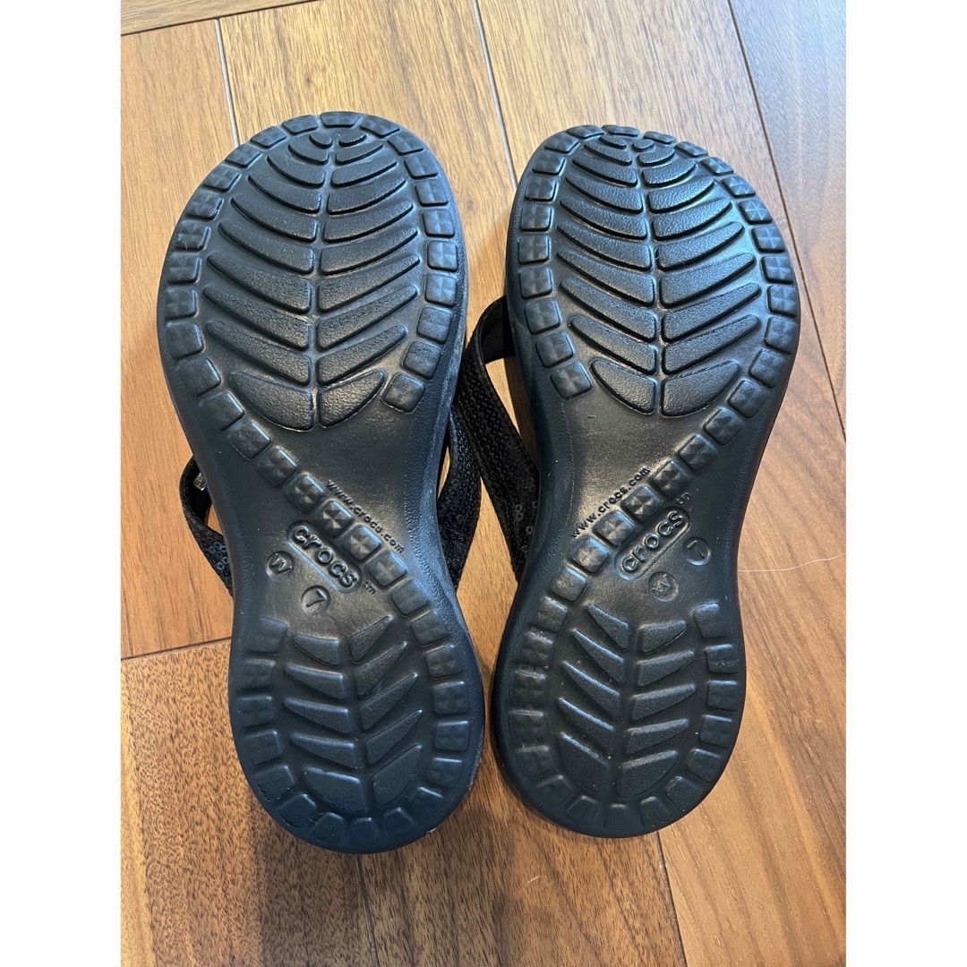 crocs(クロックス)の【中古】crocs ビーチサンダル　W7 2足セット レディースの靴/シューズ(ビーチサンダル)の商品写真