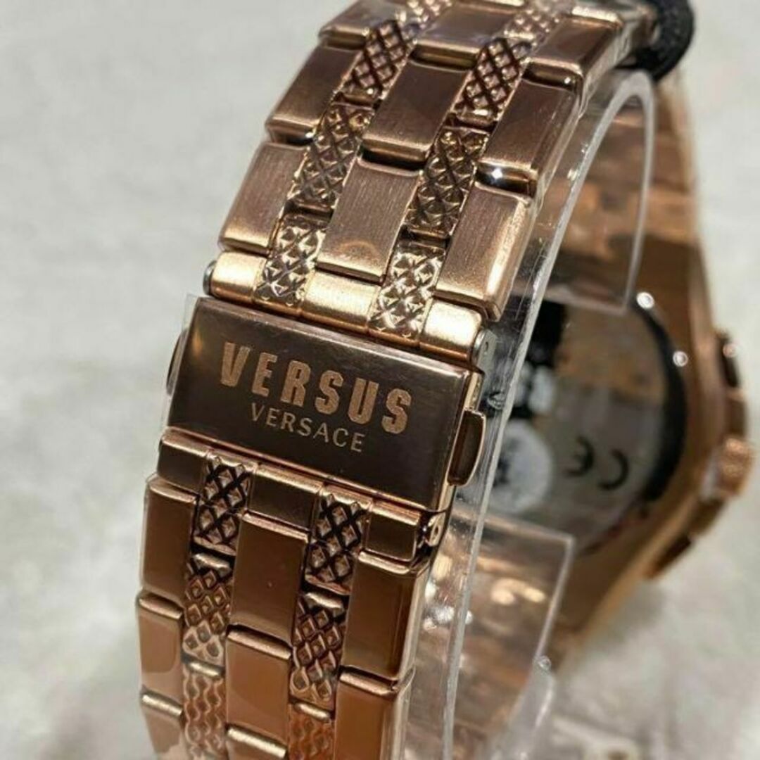 VERSACE   新品 ヴェルサス ヴェルサーチ メンズ腕時計 ローズゴールド