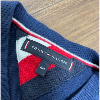 トミーヒルフィガー(TOMMY HILFIGER)のTOMMY HILFIGER 100センチ　ベスト　紺色(カーディガン)