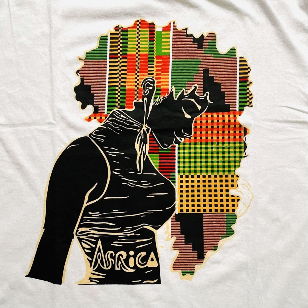 ケンテ　アフリカ大陸　女性　Tシャツ　 アフリカ　T-Shirt　Kente メンズのトップス(Tシャツ/カットソー(半袖/袖なし))の商品写真