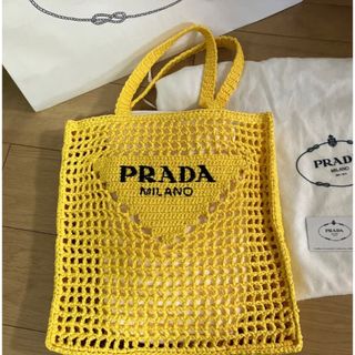 プラダ(PRADA)のPRADA、イエロー可愛い希少なお色のバッグです。定価247000円(ショルダーバッグ)