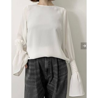 アパルトモンドゥーズィエムクラス(L'Appartement DEUXIEME CLASSE)の新品　L'Appartement Shirring Blouse ホワイト(シャツ/ブラウス(長袖/七分))