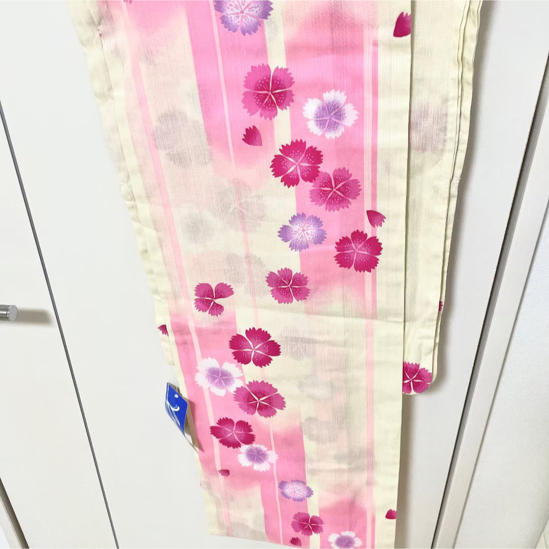 【新品】浴衣 花柄 ピンクのお花 レディースの水着/浴衣(浴衣)の商品写真