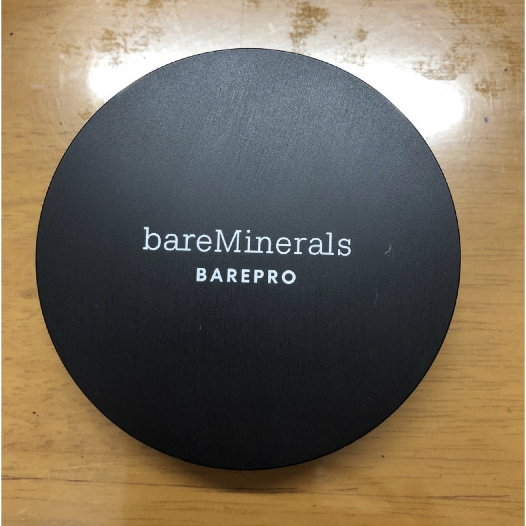 bareMinerals(ベアミネラル)のベアプロ 16HR パウダー ファンデーション フェア 15 ウォーム  コスメ/美容のベースメイク/化粧品(ファンデーション)の商品写真