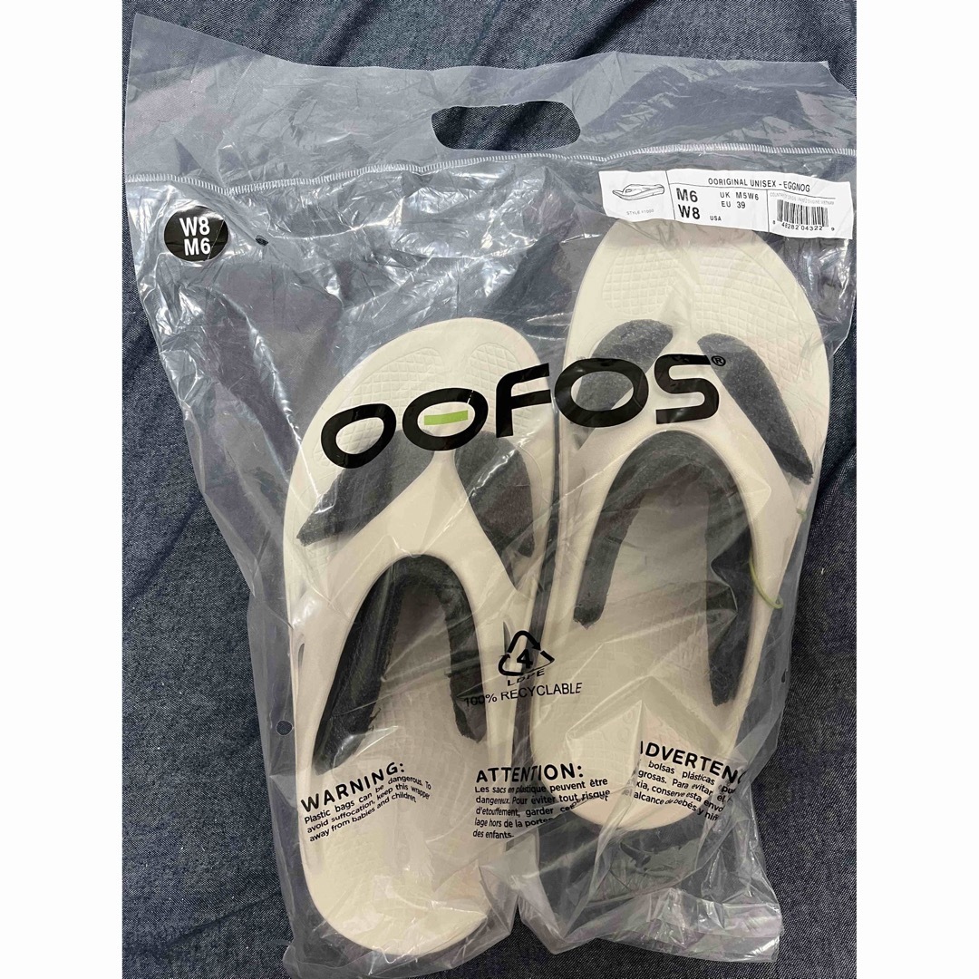 OOFOS(ウーフォス)の25 新品　OOFOS ウーフォス ooriginalリカバリーサンダル レディースの靴/シューズ(サンダル)の商品写真