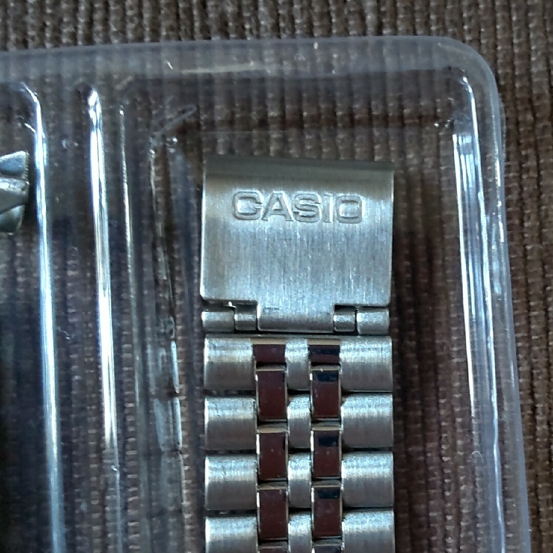 CASIO(カシオ)のCASIOステンレス時計バンド 18mm メンズの時計(金属ベルト)の商品写真