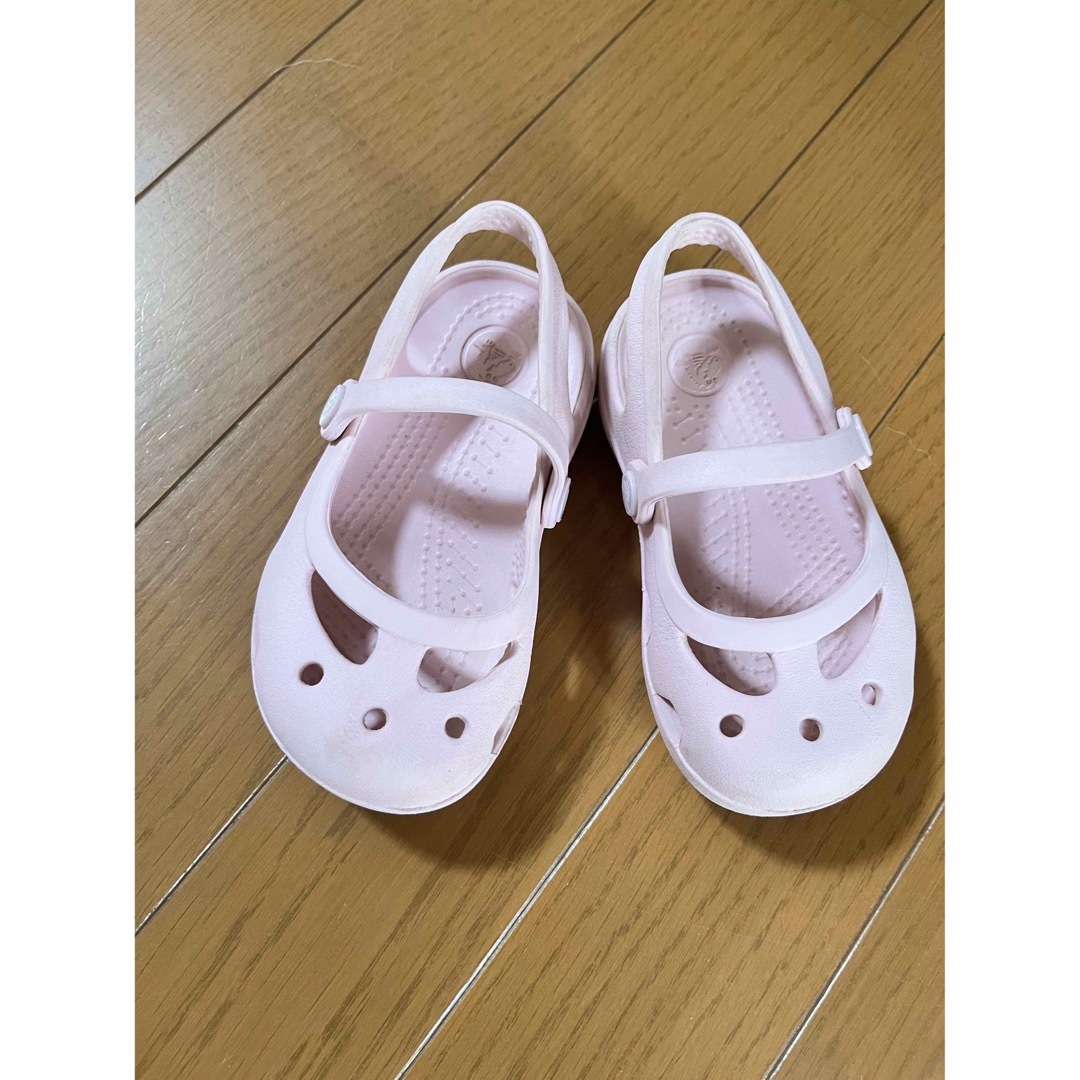 crocs(クロックス)のクロックス　13センチ　ピンク　6 サンダル　女の子 キッズ/ベビー/マタニティのベビー靴/シューズ(~14cm)(サンダル)の商品写真