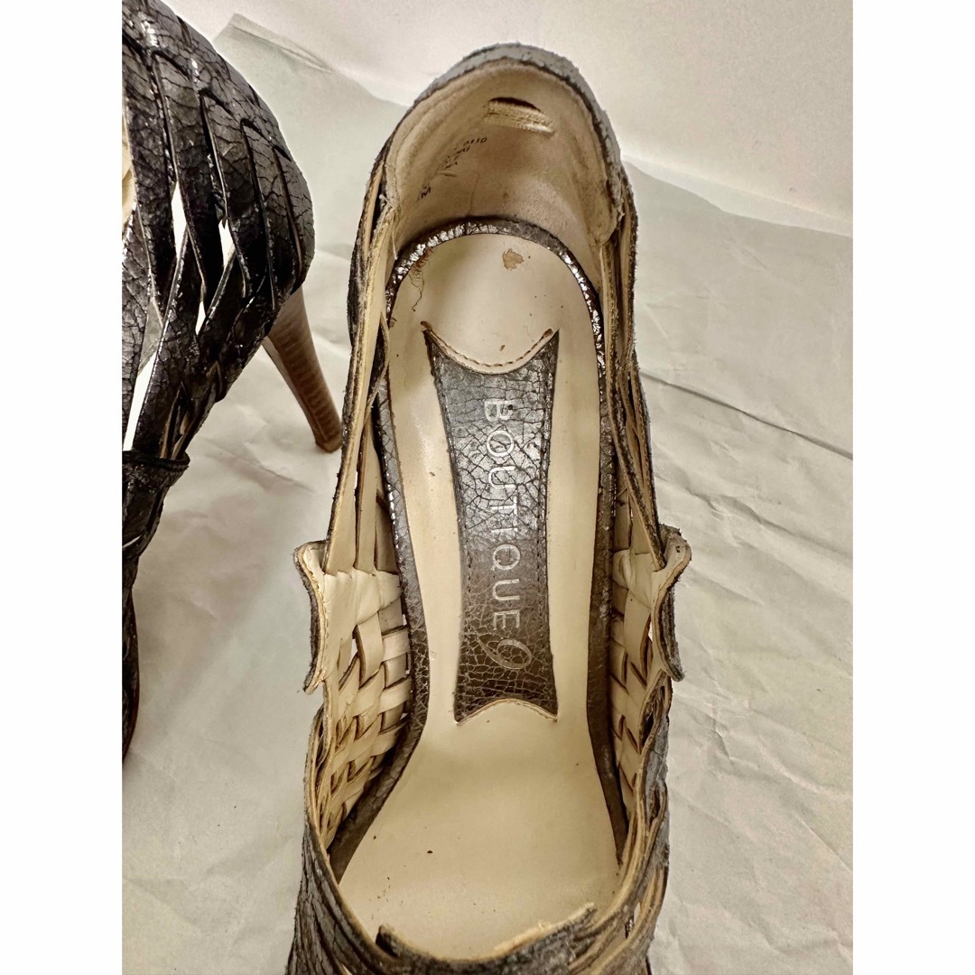 Boutique9 シルバーグレー　革パンプス レディースの靴/シューズ(ハイヒール/パンプス)の商品写真