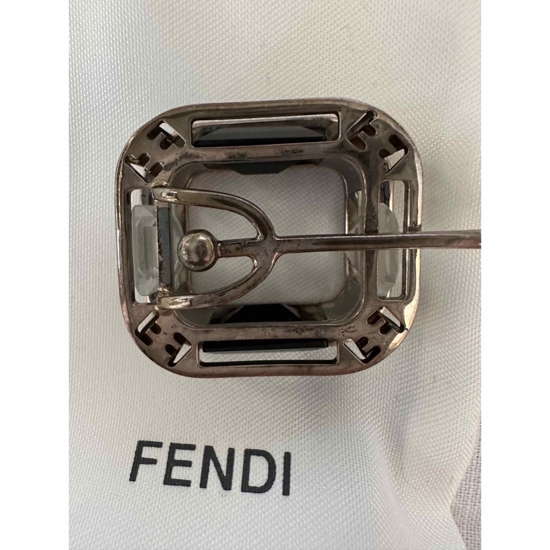 FENDI(フェンディ)のFENDI    ピン　　新品 レディースのアクセサリー(その他)の商品写真