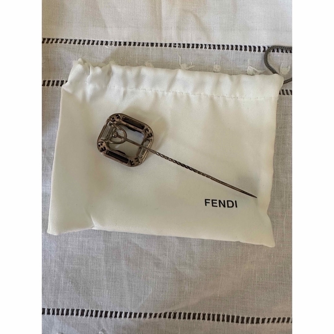 FENDI(フェンディ)のFENDI    ピン　　新品 レディースのアクセサリー(その他)の商品写真