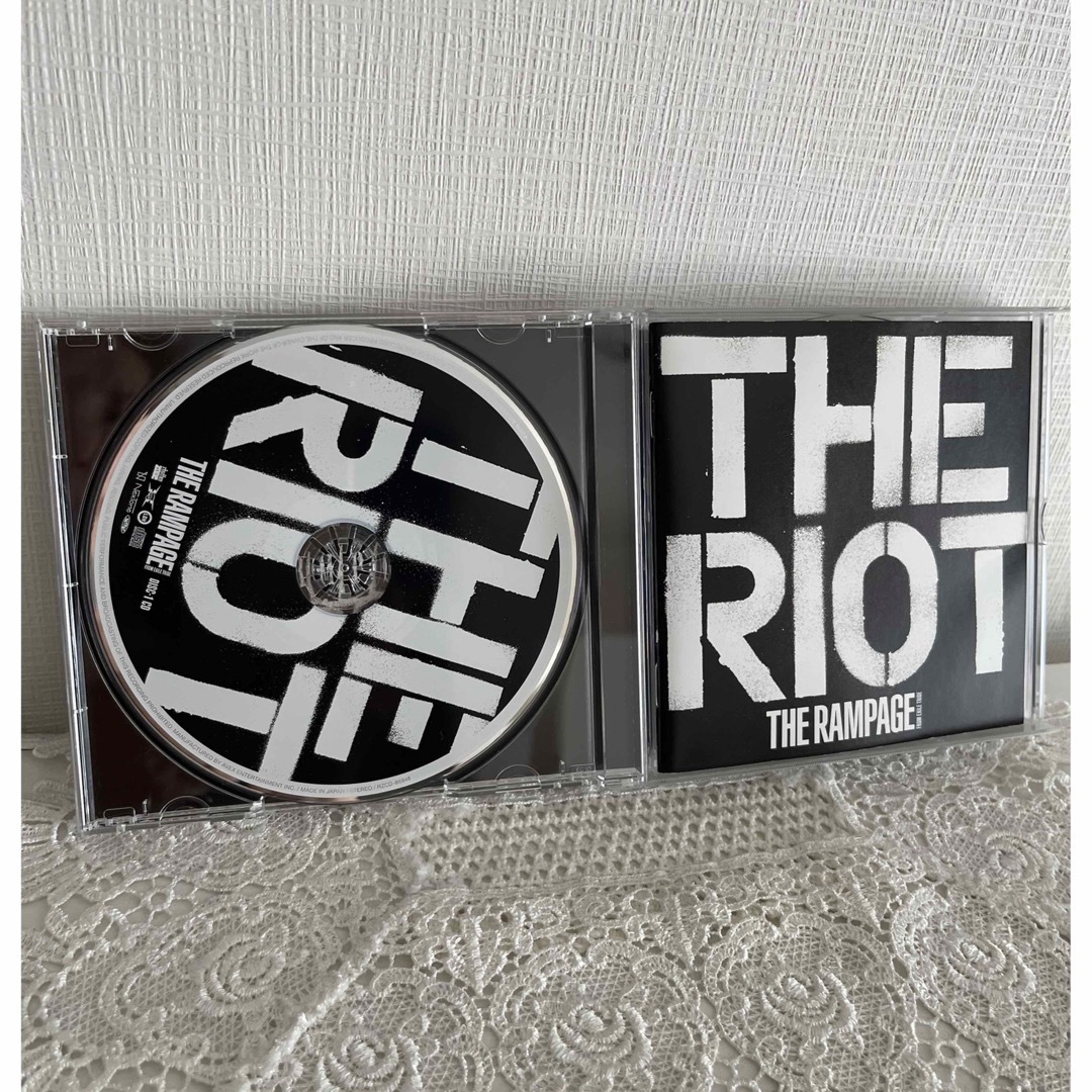 THE RAMPAGE(ザランページ)のTHE RIOT（DVD2枚付） エンタメ/ホビーのCD(ポップス/ロック(邦楽))の商品写真