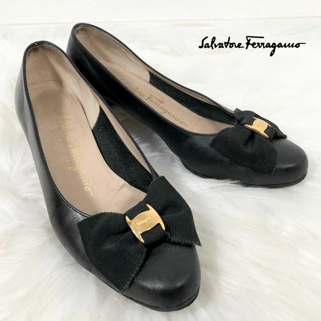 【新品未使用】ヴァラ Salvatore Ferragamo レザー パンプス