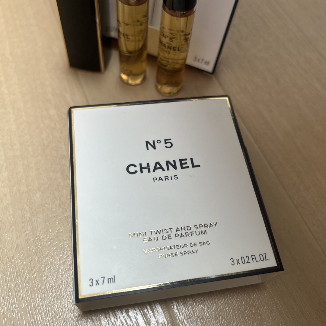 CHANEL(シャネル)のシャネル NO.5 オードゥ パルファム ミニツィスト＆スプレイ コスメ/美容の香水(香水(女性用))の商品写真