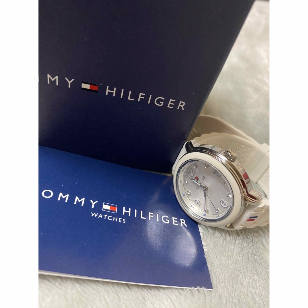 TOMMY HILFIGER(トミーヒルフィガー)のtommy hilfiger レディース ラバーバンド 腕時計 レディースのファッション小物(腕時計)の商品写真