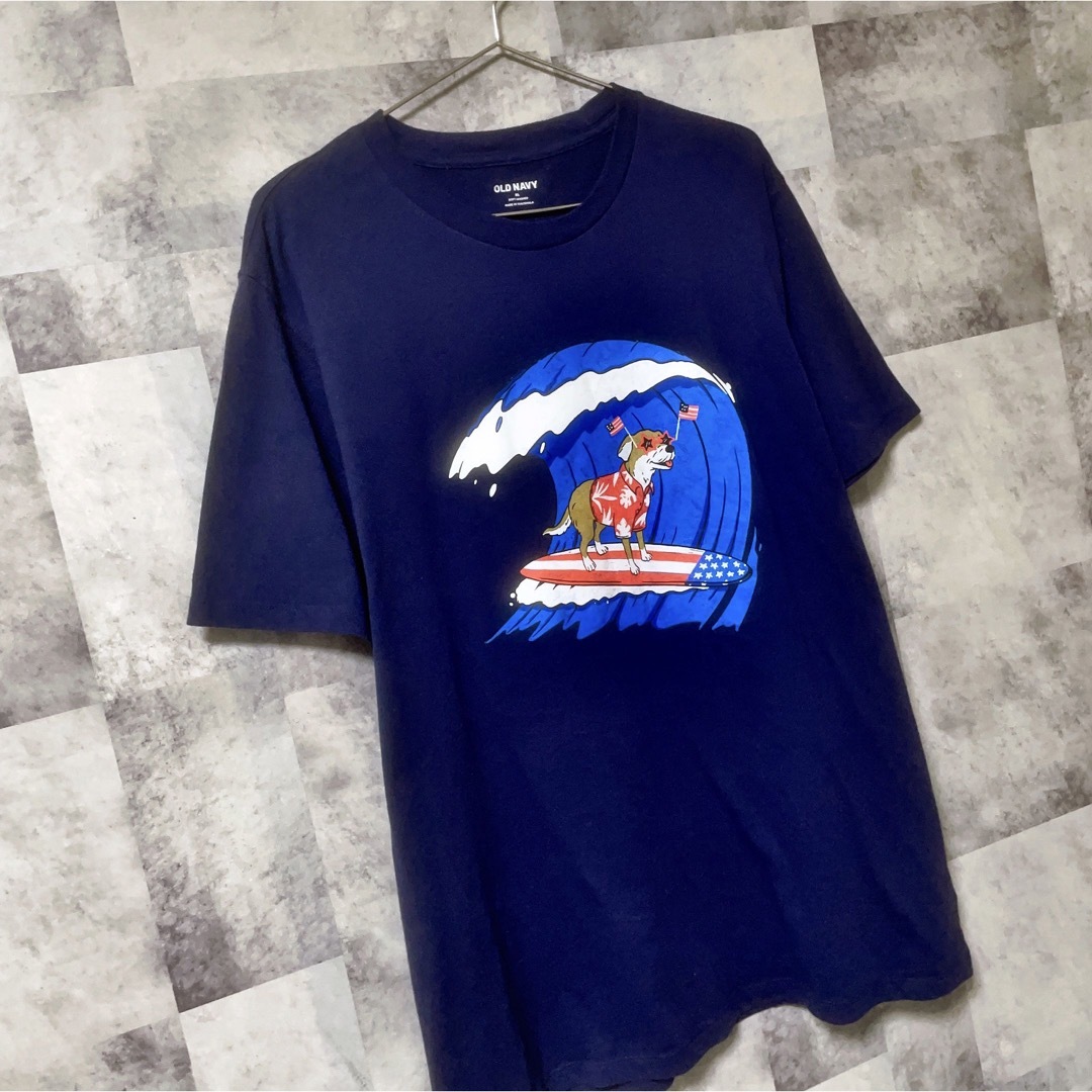 Old Navy(オールドネイビー)のOLD NAVY　Tシャツ　ネイビー　ドッグ　犬　サーフィン　アメリカ　国旗 メンズのトップス(Tシャツ/カットソー(半袖/袖なし))の商品写真