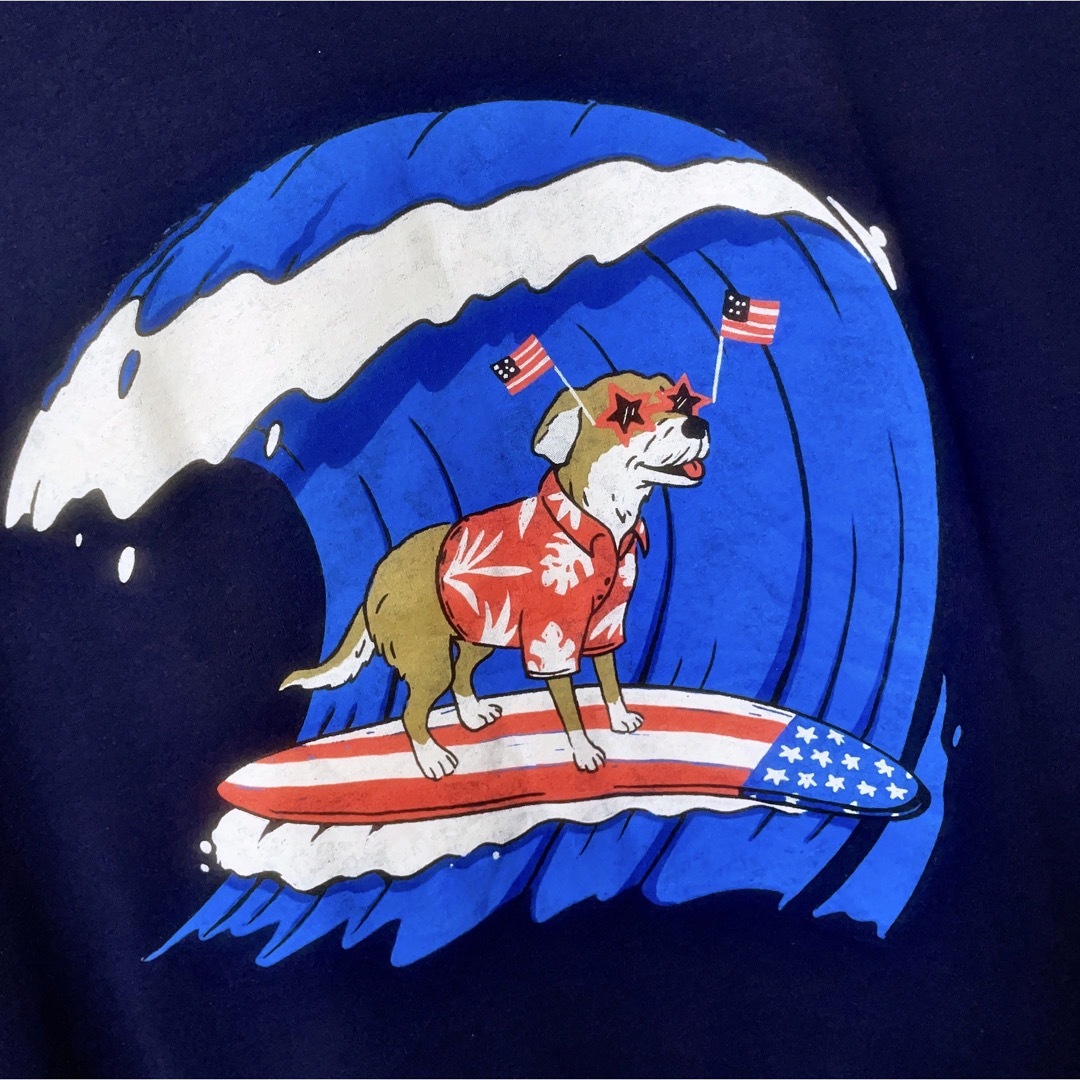 Old Navy(オールドネイビー)のOLD NAVY　Tシャツ　ネイビー　ドッグ　犬　サーフィン　アメリカ　国旗 メンズのトップス(Tシャツ/カットソー(半袖/袖なし))の商品写真