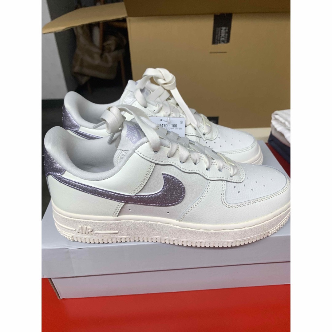 新品　NIKE エアフォース1 ラベンダーパープル