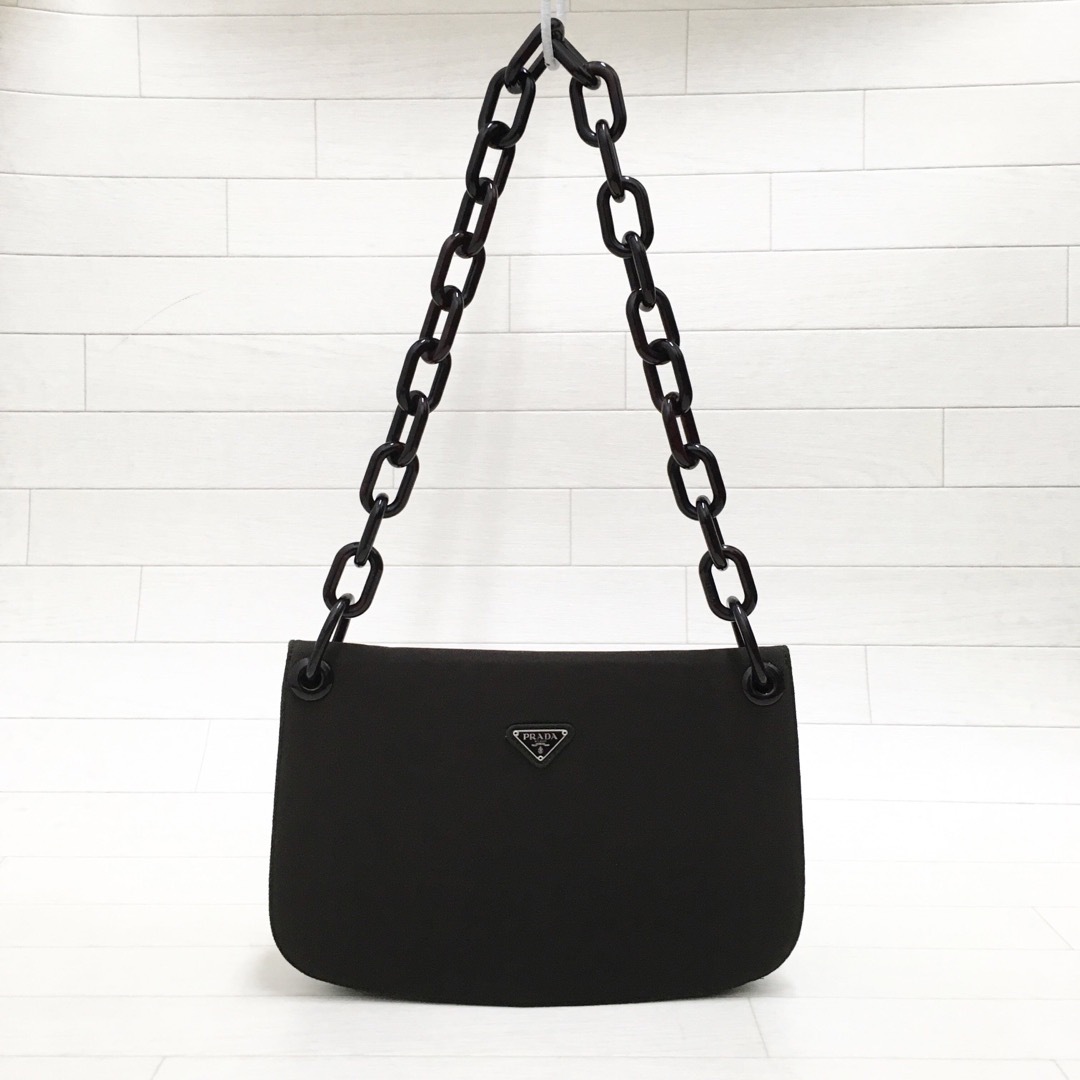 日本国産 ☆美品・白タグ付☆PRADA TESSUTO SWINGチェーンショルダー