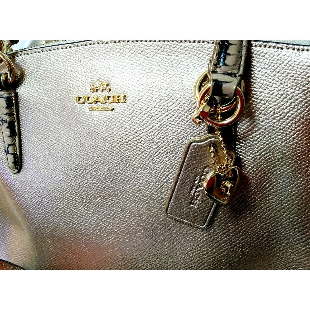 【新品未使用!!】COACH高級レザーシルバー/ピンクショルダーバッグ(正規品)