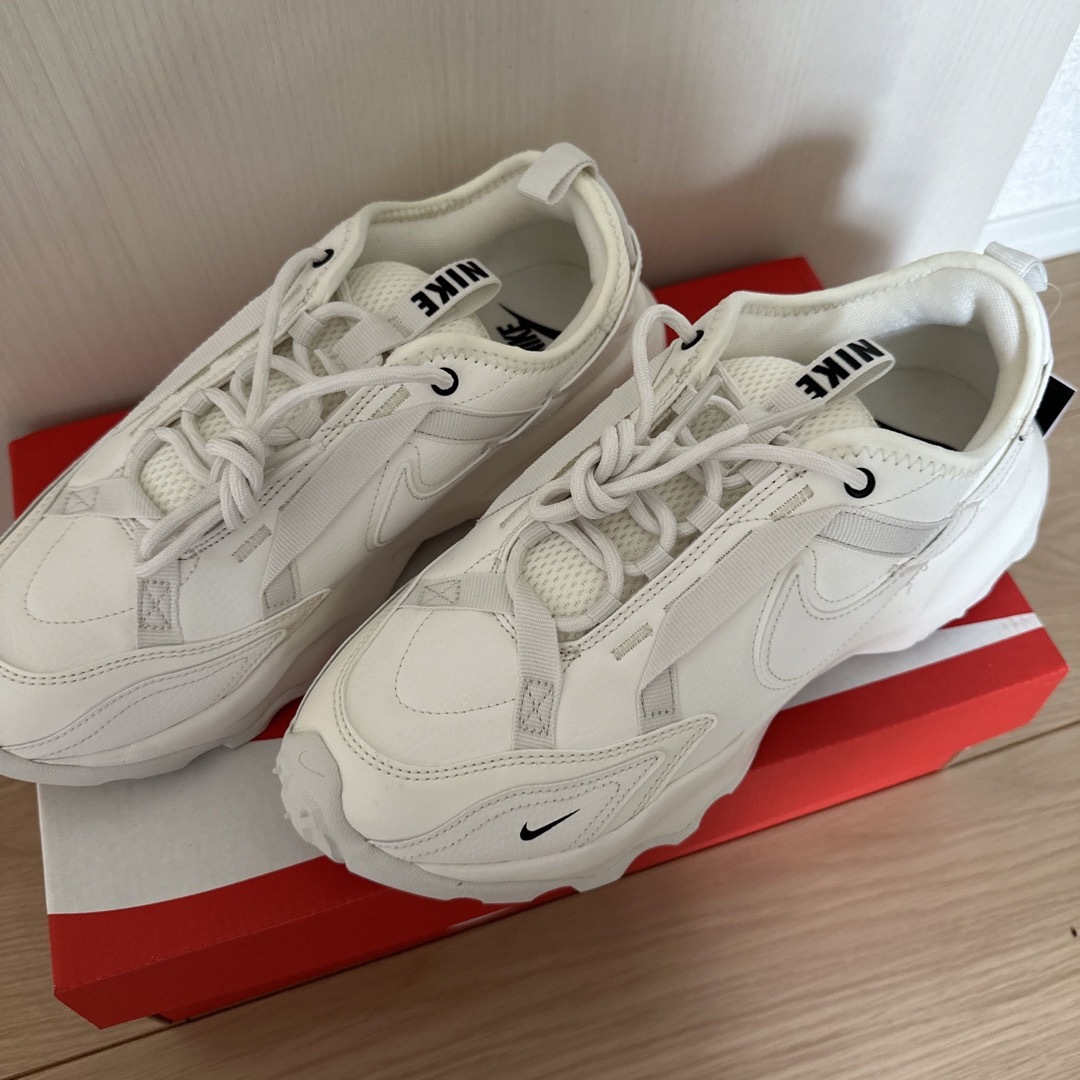 NIKE TC7900 新品　25cm