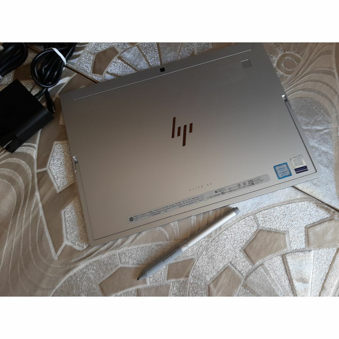 HP Elite x2 8世代 i5 256G/SSD 8G LTE