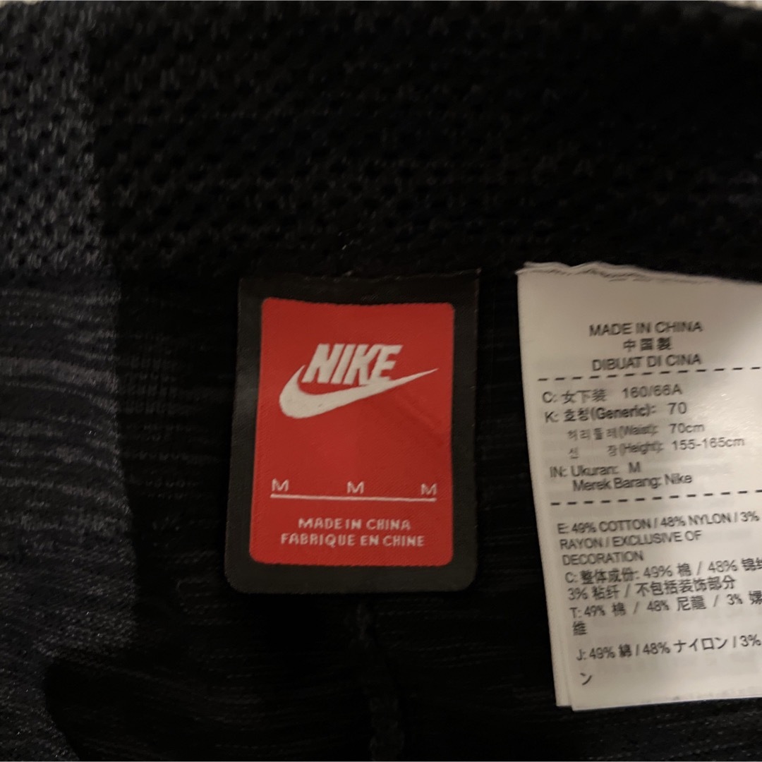 NIKE(ナイキ)の0001 ナイキ テックニットショートパンツ　サイドメッシュ　テックフリース メンズのパンツ(ショートパンツ)の商品写真