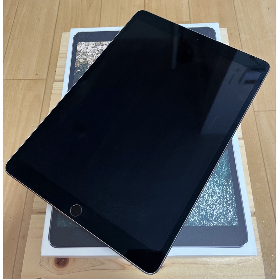 Apple(アップル)のiPad Pro 10.5インチ 64GB スペースグレイ スマホ/家電/カメラのPC/タブレット(タブレット)の商品写真