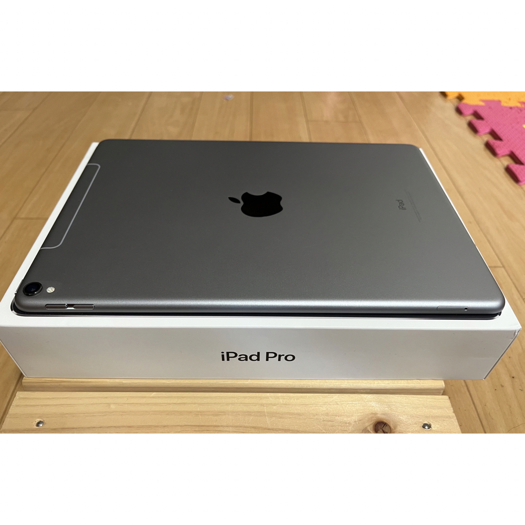 Apple(アップル)のiPad Pro 10.5インチ 64GB スペースグレイ スマホ/家電/カメラのPC/タブレット(タブレット)の商品写真