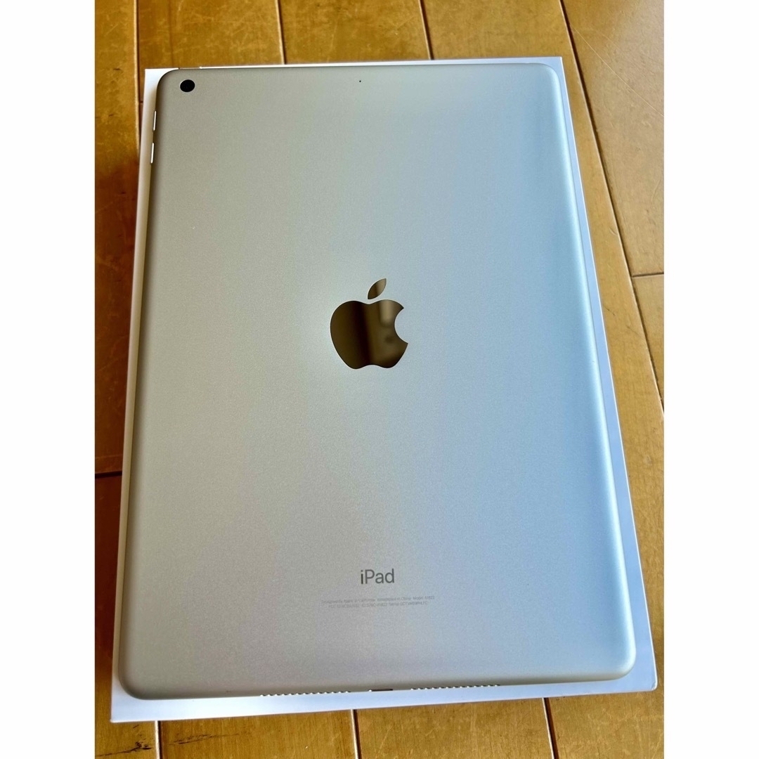 おまけ付き！　美品　Apple iPad 第5世代 32GB   SIM フリー