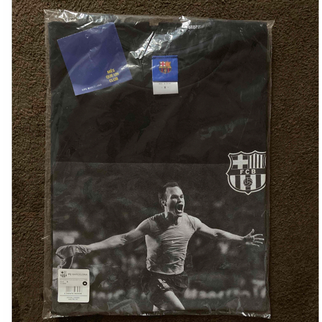 FCバルセロナxイニエスタTシャツ エンタメ/ホビーのタレントグッズ(スポーツ選手)の商品写真